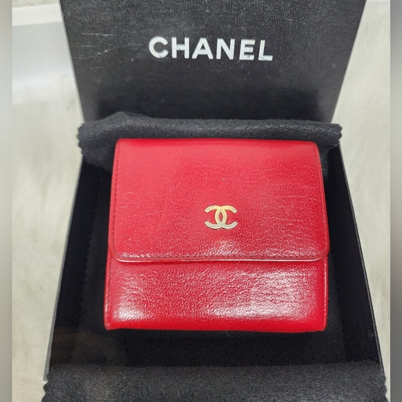 💯 % Authentic Vintage Chanel  red Leather Wallet - Picture 3 of 16